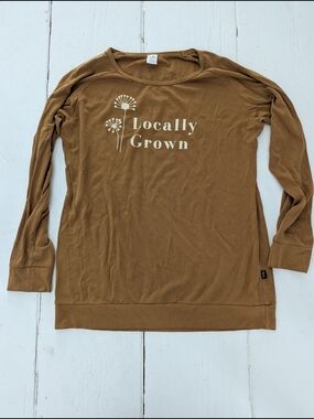 Dwelling Apparel "Locally Grown" Graphic Top